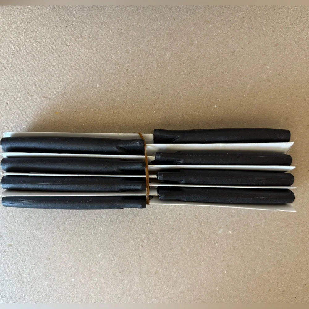 Dinner Knife Set of Eight